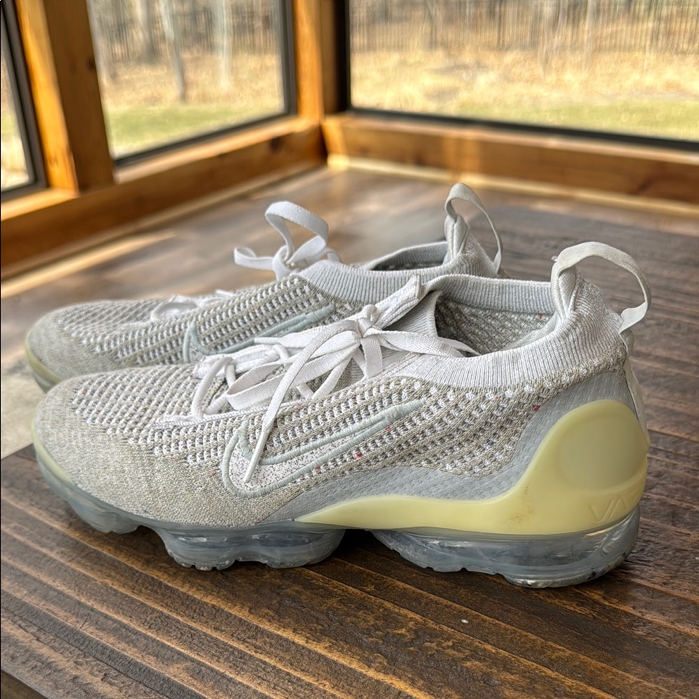 Women’s Nike Vapormax Shoes Size 7.5